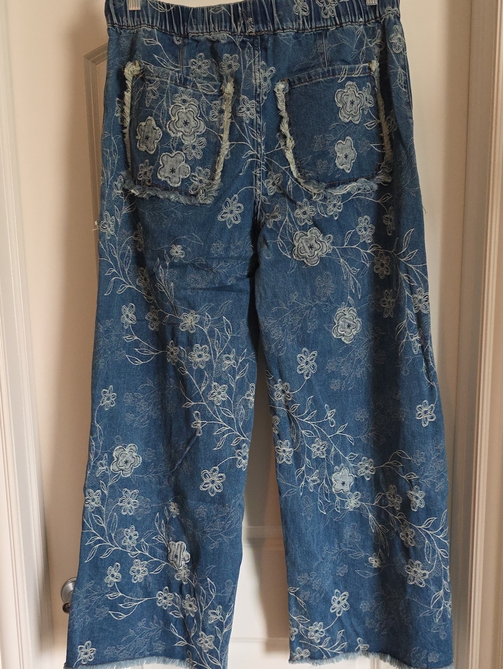 NWOT Oli & Hali XL Blue Floral Bloom Wide-Leg Embroidered Denim Jeans - Picture 7 of 12
